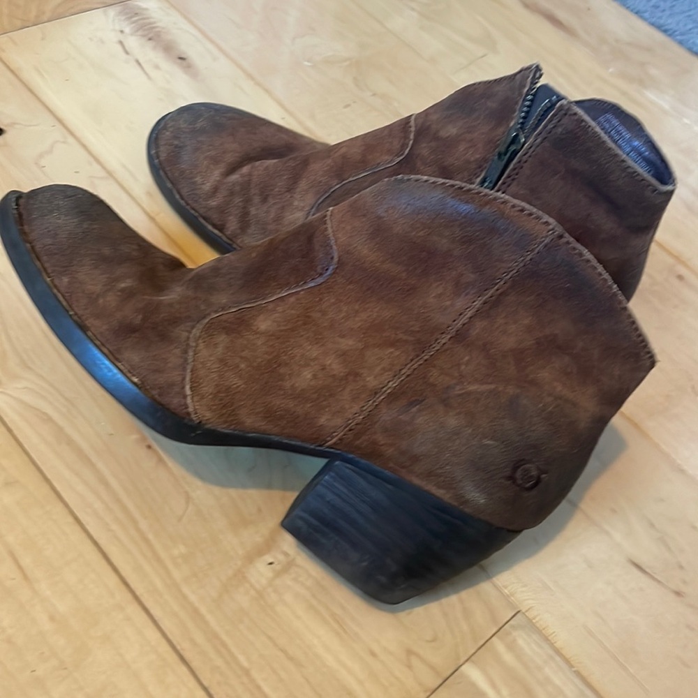 BORN, Size 9.5m